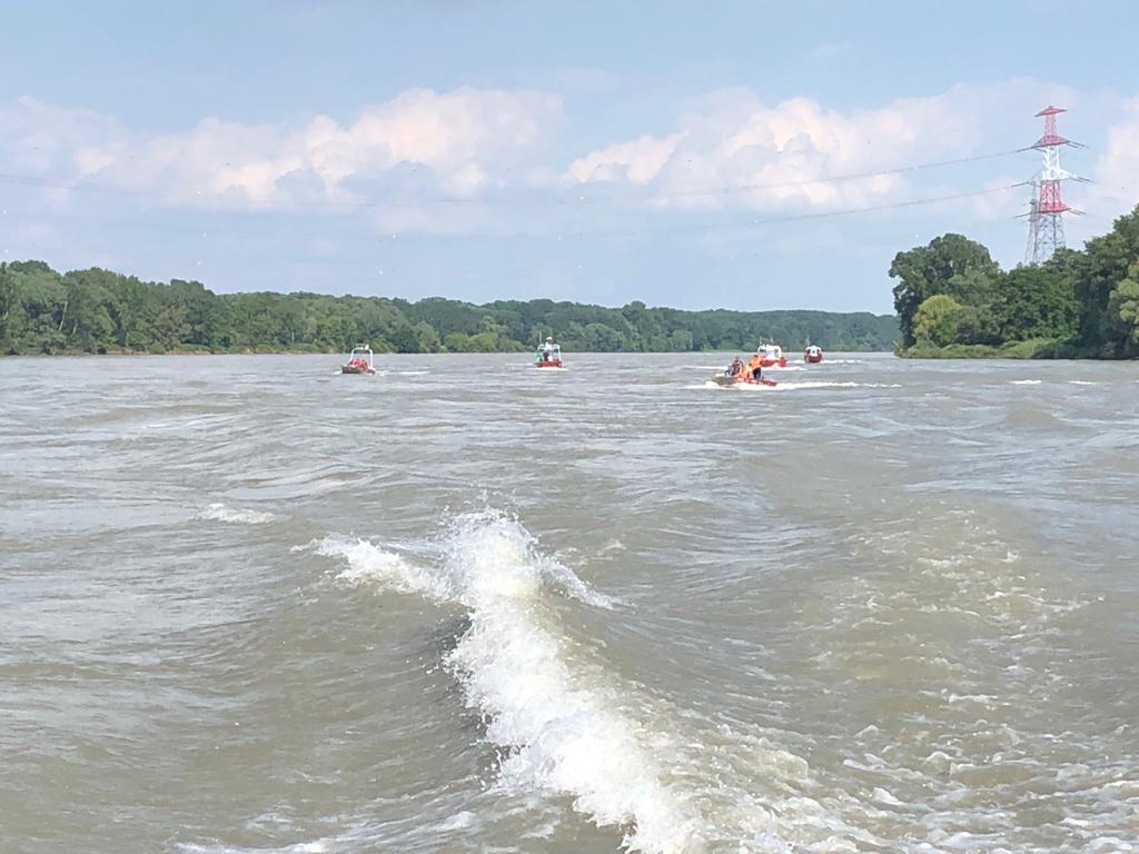 b04c95d2-b7a0-4bdf-b3b6-4888ae63abb7